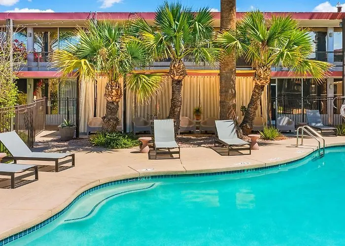 Western Papago & Hotel Scottsdale