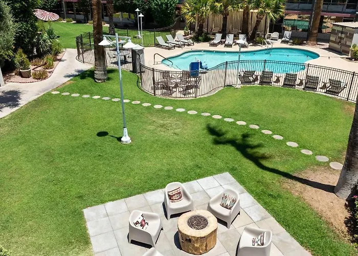 Western Papago & Hotel