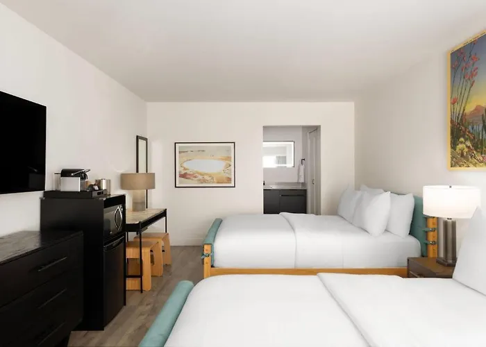 Western Papago & Hotel 3*