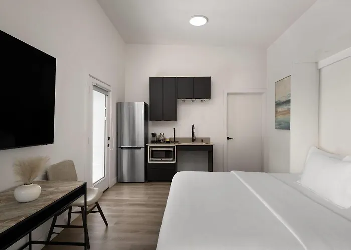 Western Papago & Hotel Scottsdale